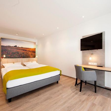 Cafe & Wein Gaestehaus Kurz Heilbronn Ngoại thất bức ảnh