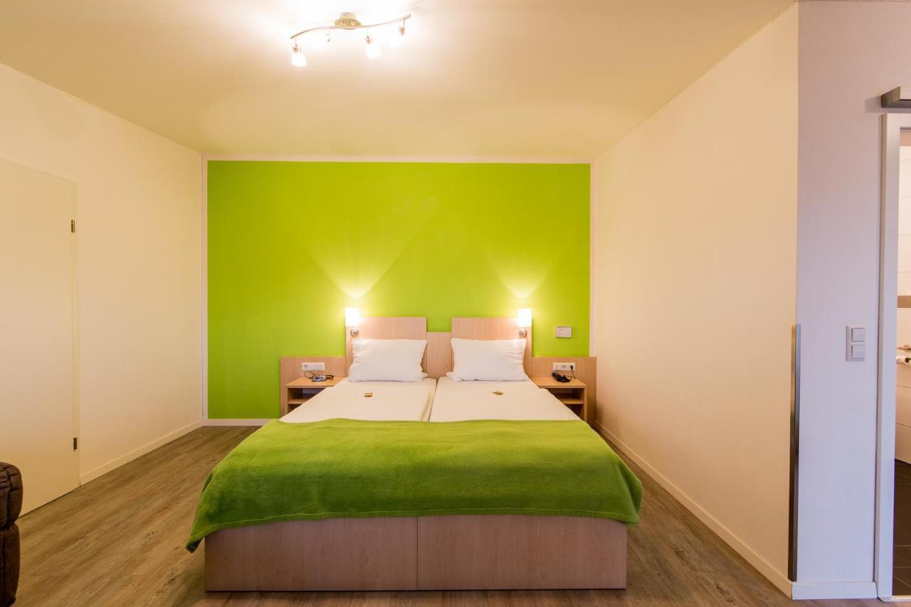 Cafe & Wein Gaestehaus Kurz Heilbronn Ngoại thất bức ảnh