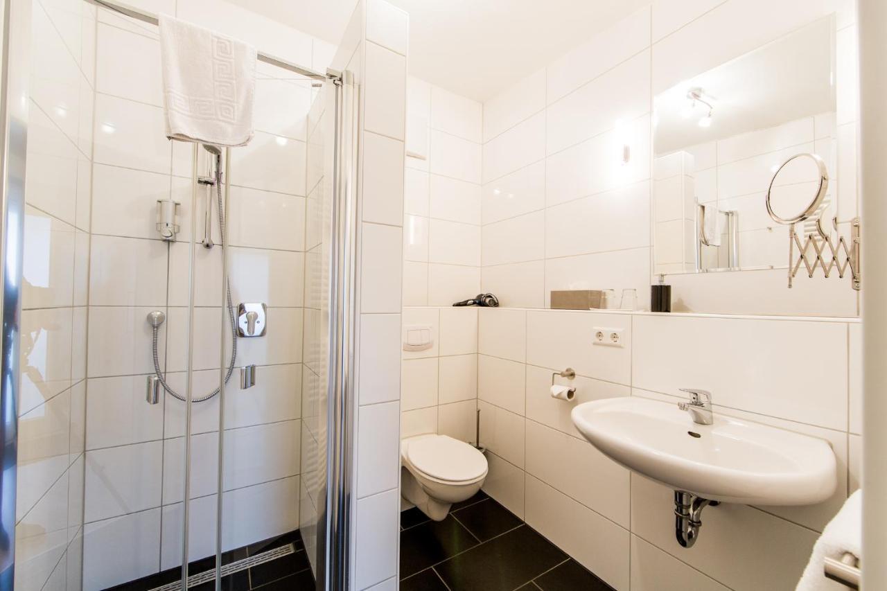 Cafe & Wein Gaestehaus Kurz Heilbronn Ngoại thất bức ảnh